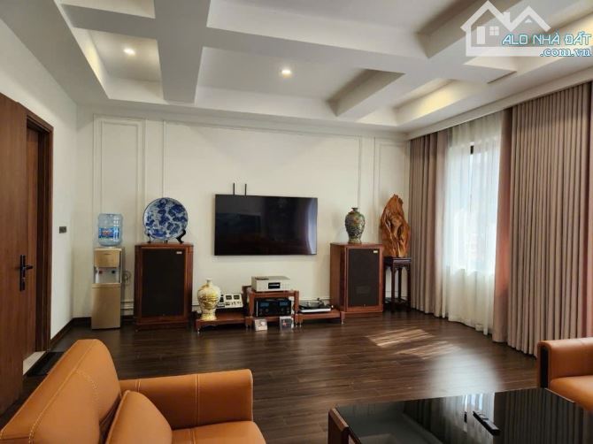 BÁN TÒA NHÀ VĂN PHÒNG TRUNG KÍNH, ÔTÔ TRÁNH, 2 THOÁNG, 110M2, 6 TẦNG, MT RỘNG GIÁ 31 TỶ - 1
