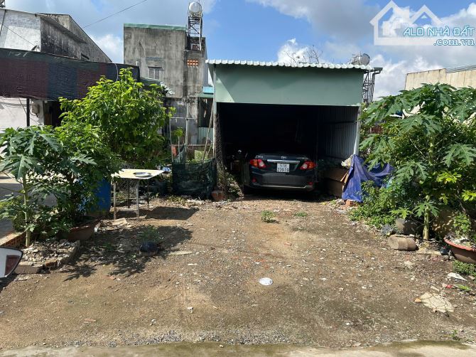 Bán đất LÔ GÓC 100m2 gần Big C GO Dĩ An,SHR đường xe hơi,giá rẻ - 1