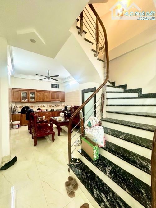 BÁN NHÀ CỔ LINH - 42.6M2 - LÔ GÓC - Ô TÔ CÁCH 12M - GẦN AEON MALL - NHỈNH 6.3 TỶ - 1