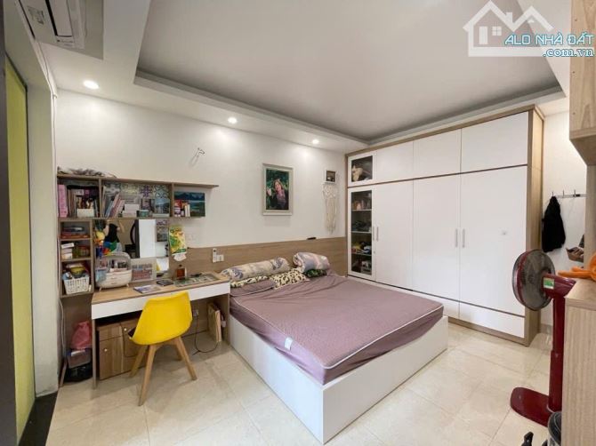 Bán nhà Ngọc Thụy, dân xây mới, lõi trung tâm, sát oto tránh, 5 tầng, 33m2, mt: 5.7m, 8.1 - 1