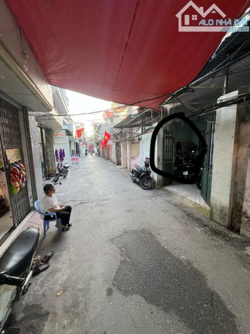 Giá hot , bán nhà 2 tầng tại mặt ngõ 261 Trần Nguyên Hãn - 1
