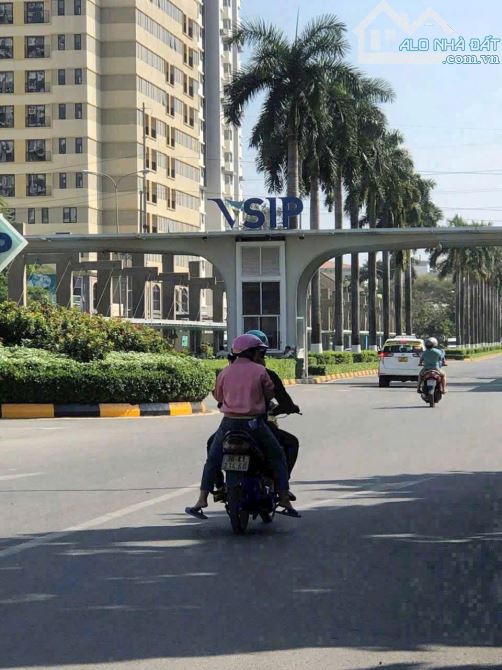 BÌNH NHÂM LÁI THIÊU NHÀ 2 TẦNG HOÀN CÔNG ĐƯỜNG 5 M DT 81 M2 GIÁ 3,3 TỶ - 12