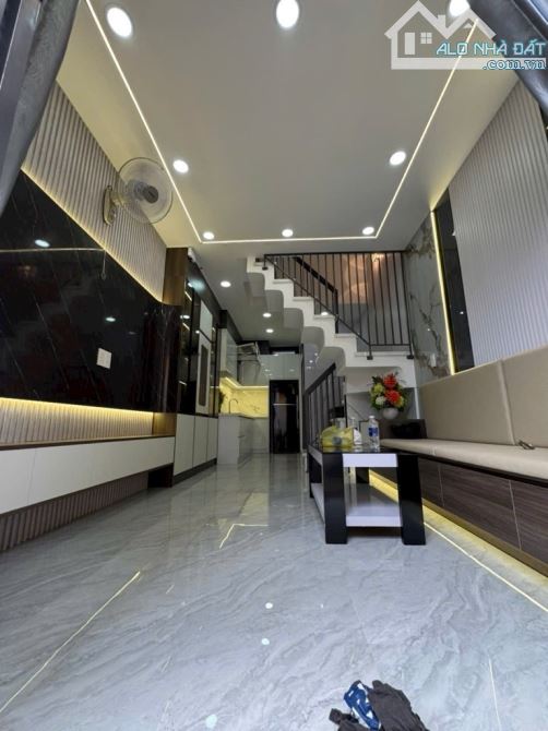 🏡 BÁN NHÀ MỚI GÒ VẤP - HẺM XE HƠI - FULL NỘI THẤT - GẦN SIÊU THỊ EMART - SỔ HỒNG RIÊNG - 13