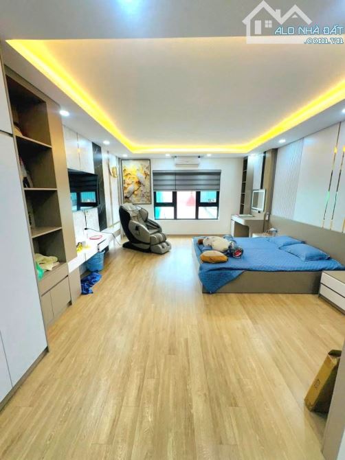 Đội Nhân 10 tầng thang máy, có hầm, oto tải tránh vỉa hè, full nội thất xịn. Giá 24.5 tỷ - 15