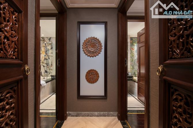Bán khách sạn mặt phố Nguyễn Trường Tộ 175m2, 16 tầng, mặt tiền 7.5m, 165 tỷ - DT 2 tỷ/th - 16