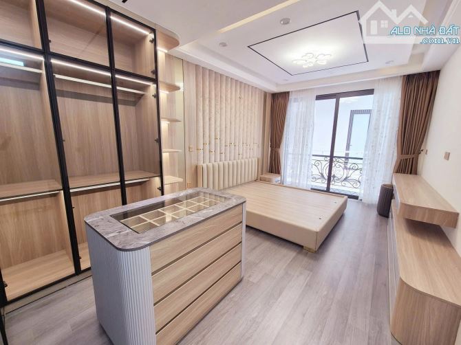 6 tầng thang máy xây mới, 15m Phố Đội Cấn, full nội thất từng phòng thông, 46m2. Giá 15 tỷ - 17