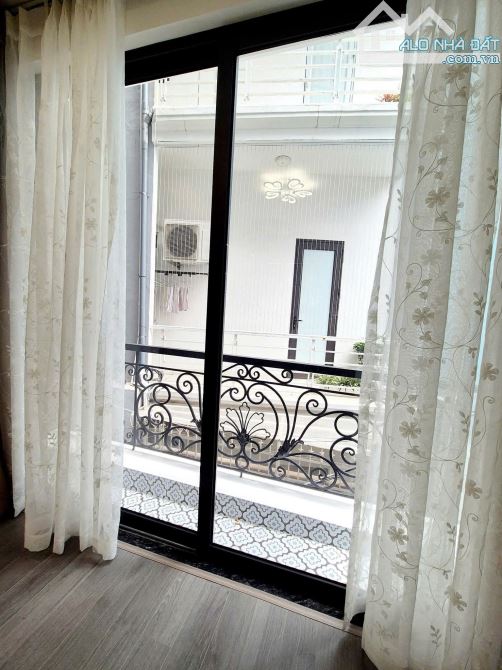 6 tầng thang máy xây mới, 15m Phố Đội Cấn, full nội thất từng phòng thông, 46m2. Giá 15 tỷ - 20
