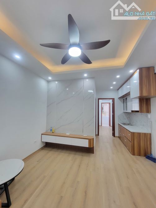 Chính chủ bán căn hộ tầng 16 tòa CT8 Chung cư Đại Thanh 42m có sổ đỏ, full NT, giá 2,55 tỷ - 2