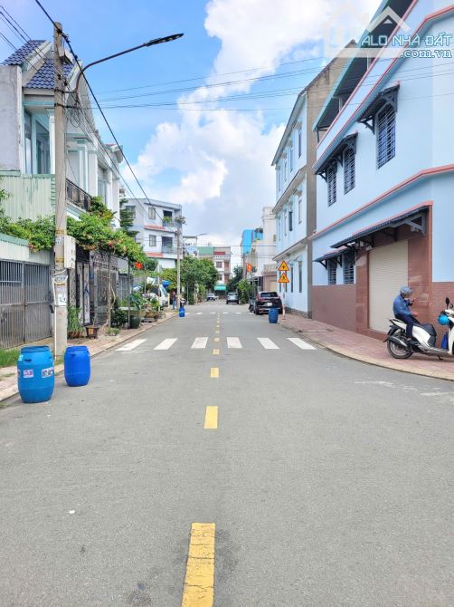 3Tỷ700__78,3m2__Đất Đẹp Góc 2 Mặt Tiền, gần Ngã Tư Chiêu Liêu__KDC cách Lê Hồng Phong 100m - 2