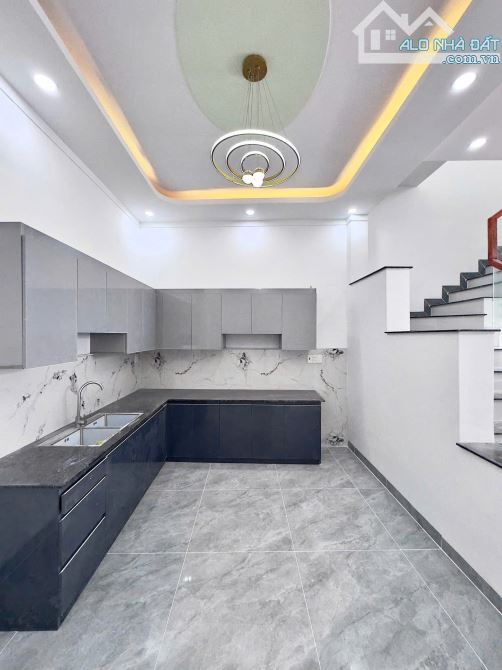 NHÀ 1 TRỆT 1 LẦU HOÀN CÔNG TẠI P. BỬU HÒA ( NAY LÀ P. BIÊN HÒA ) chỉ 2T850 - 2