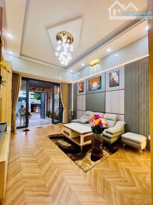 Bán Mặt tiền Hẻm 8m Thông, Gần chợ Tân Sơn, 4m x 17m, 4 Tầng, Có Thang Máy, 12 Tỷ x - 2