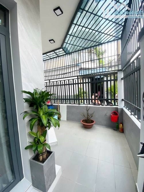 Quận Tân Phú-Nhà đẹp-Hẻm 5M-Giáp Q11-Trịnh Đình Trọng-P.Phú Trung-65m2-5x13-4tầng-4PN - 2
