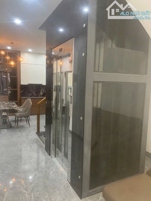 Bán nhà xây mới 5 tầng 2 mặt thoáng vuông vắn không lỗi lầm ô tô đỗ cửa - 2