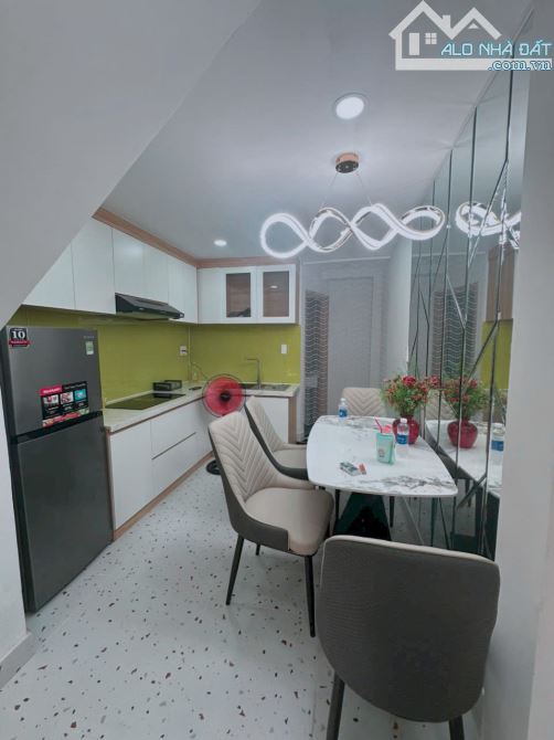 ⭐️ Nhà mới SHR 3 tầng 27m2 – Hoàng Văn Thụ Tân Bình - 2