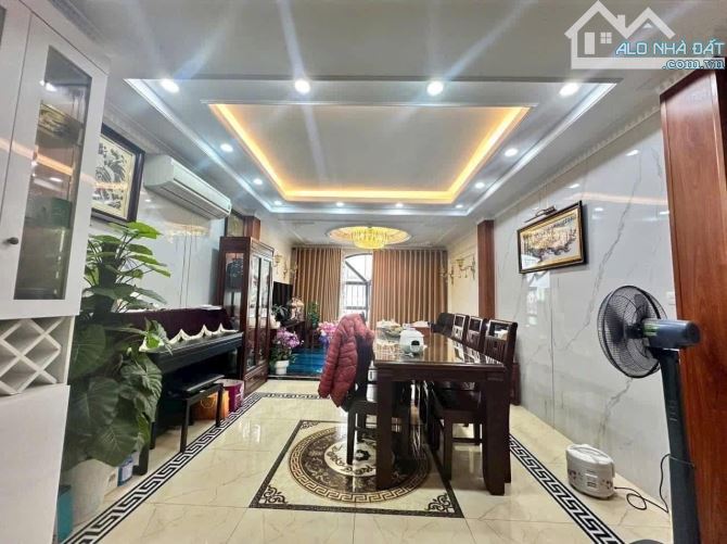 Nhỉnh 11 tỷ có nhà 6 tầng phố Sài Đồng, Vỉa hè oto tránh, Full Nội thất - 2