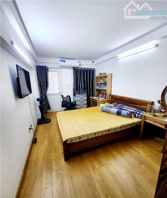 Bán Nhà Hoàng Mai 40m2 xây 3 tầng,sổ đỏ riêng,giá 4.7 tỷ! - 2