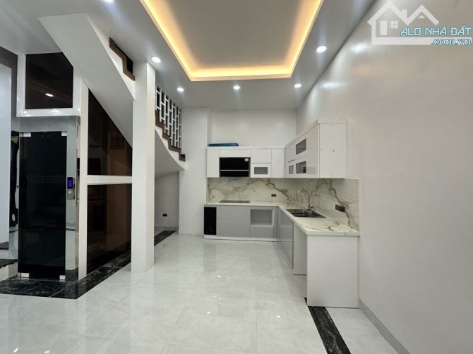 Bán Nhà Bồ Đề, Nguyễn Sơn 68m2-5 Tầng THANG MÁY-Mt 6m-LO GÓC -5 NGỦ-SỔ VUÔNG-hơn 13 tỷ - 2