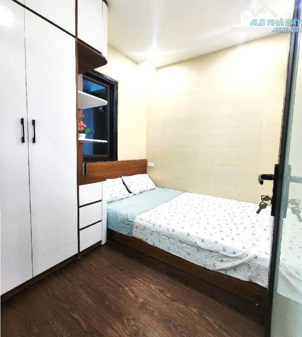 BÁN NHÀ TẬP THỂ LÊ GIA ĐỊNH (Q.HAI BÀ TRƯNG) - 26/40M2 (Sổ đỏ riêng) 2 NGỦ 2WC NHỈNH 3 TỶ - 2