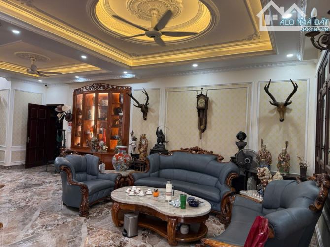Chuyển nhượng biệt thự sân vườn đường đằng hải - 2