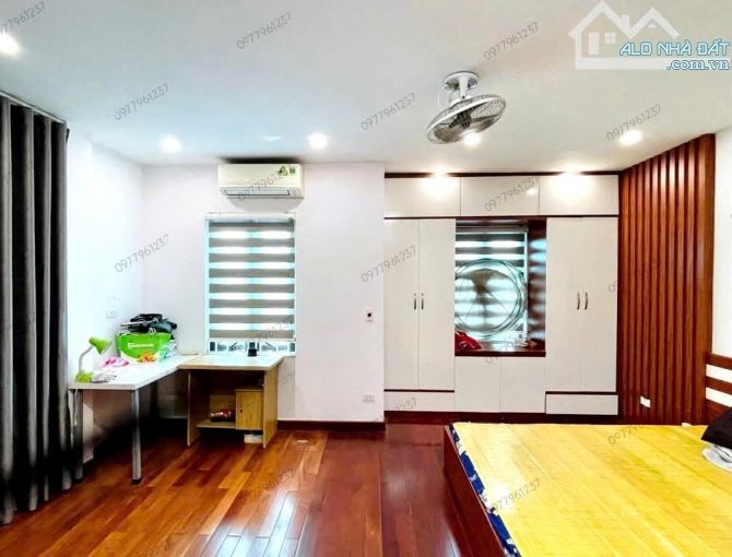 BÁN NHÀ PHẠM TUẤN TÀI 60m2. HAI THOÁNG - PHÂN LÔ + GARA Ô TÔ - 2 Ô TÔ TRÁNH TRƯỚC NHÀ - 2