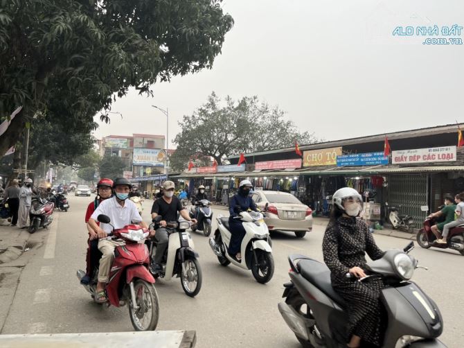 SIÊU PHẨM NHÀ KINH DOANH CHỢ TÓ ĐÔNG ANH - VỈA HÈ - KINH DOANH SIÊU ĐỈNH- Ô TÔ TẢI TRÁNH - 2