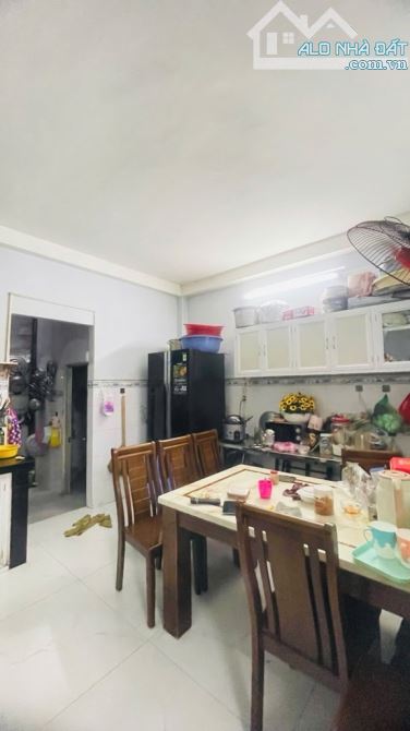 BÁN GẤP NHÀ HẺM XE HƠI 6M HUỲNH THIỆN LỘC , 70M2 , 4 x 17,5 , 3 TẦNG , 4PN . GIÁ NHỈNH 6TỶ - 2