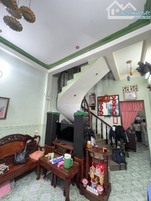 BÁN GẤP NHÀ HẺM XE HƠI HUỲNH THIỆN LỘC , 69M2 , 6 x 11,5 , 2 TẦNG , 4PN . GIÁ NHỈNH 7TỶ - 2