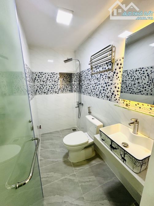 NGUYỄN THƯỢNG HIỀN P5 BT - 60M2 5 TẦNG - THIẾT KẾ HIỆN ĐẠI - HẺM Ô TÔ ĐẾN CỬA, SÁT MT - 2