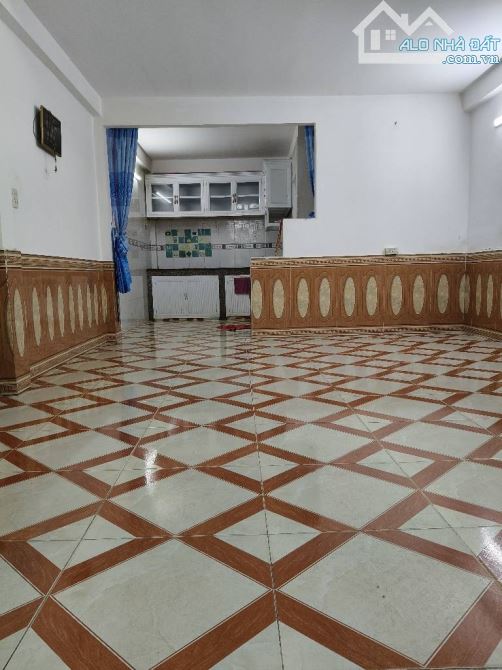 Giá 3𝑻𝒀̉ 6 - 𝑵𝒉𝒂̀ 4.1m x 11m - 𝑵𝒈𝒂𝒚 𝑮𝒂𝒍𝒂𝒙𝒚 𝑵𝒈𝒖𝒚𝒆̂̃𝒏 𝑽𝒂̆𝒏 𝑸𝒖𝒂́ - 2