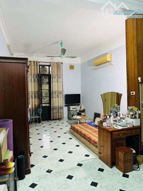 BÁN NHÀ PHỐ HUẾ -Q.HBT-MT  RỘNG BỀ THẾ-KD VÔ ĐỊCH  100m2-3 TẦNG-MT 6.8m-45 TỶ - 2
