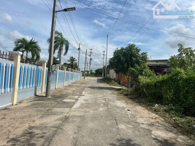 Bán 28m x 35m đất ONT Hẻm Lý Thái Tổ - Tân Tiến - LaGi giá rẻ 100tr/m ngang - 2