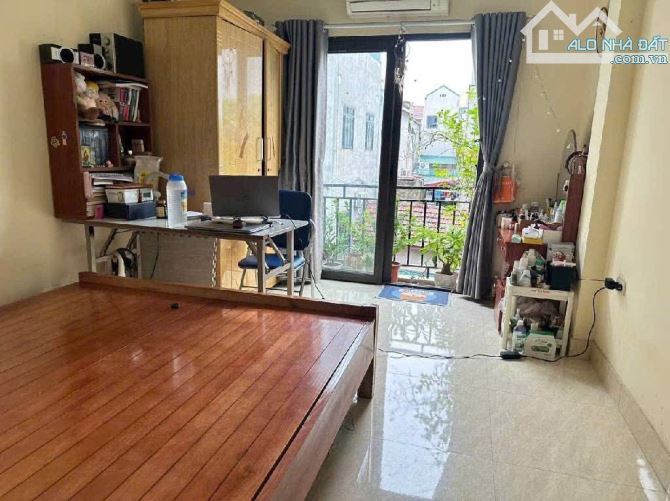 Tôi đang cần bán nhà 48m ,5t tại Tô Hiệu,Hà Đông ngõ rộng,tiện ích tốt chỉ 8t - 2