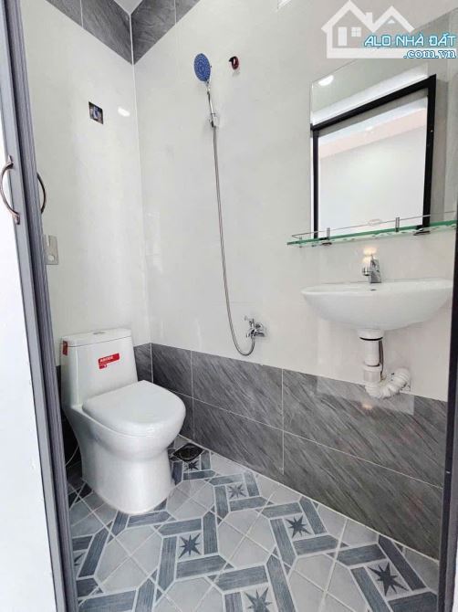CẦN BÁN GẤP NHÀ HẺM 1/X ĐIỆN BIÊN PHỦ, P.17, Q.BÌNH THẠNH Tp.HCM GIÁ CHỈ 3 TỶ 400 Dt: 48m2 - 2