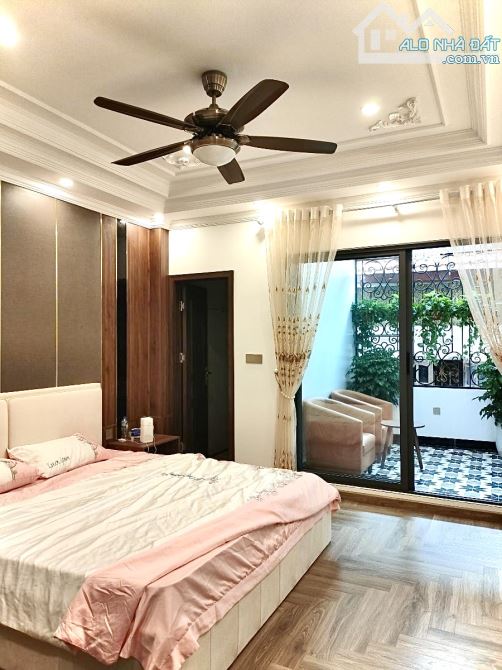Hoàng Cầu phân lô vip, vị trí 102, KD, ô tô vào nhà, view vườn hoa, 60m*7T thang máy - 2