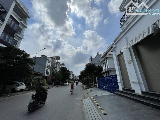 Đất tuyến 2 Lê Hồng Phong ngay công chào chợ Lũng - 2