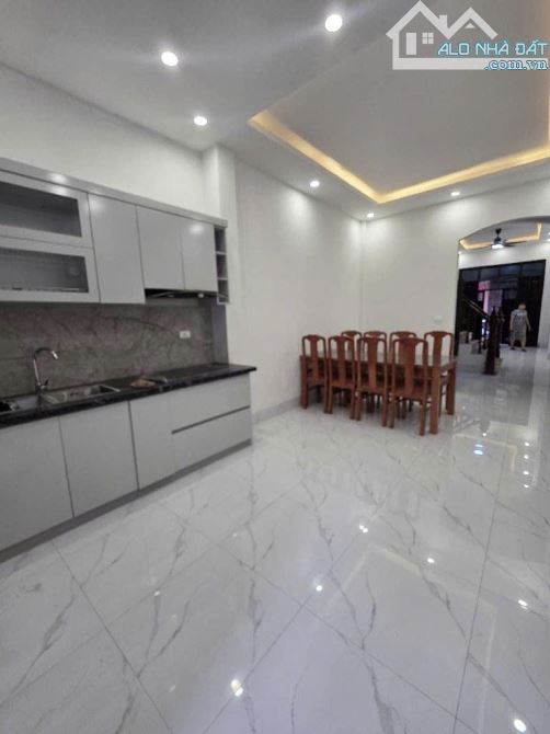 BÁN NHÀ NGỌC THUỴ-DÂN XÂY-Ô CHỜ THANG MÁY-69m2-4 TẦNG-NHỈNH 10 TỶ-GẦN Ô TÔ TRÁNH - 2