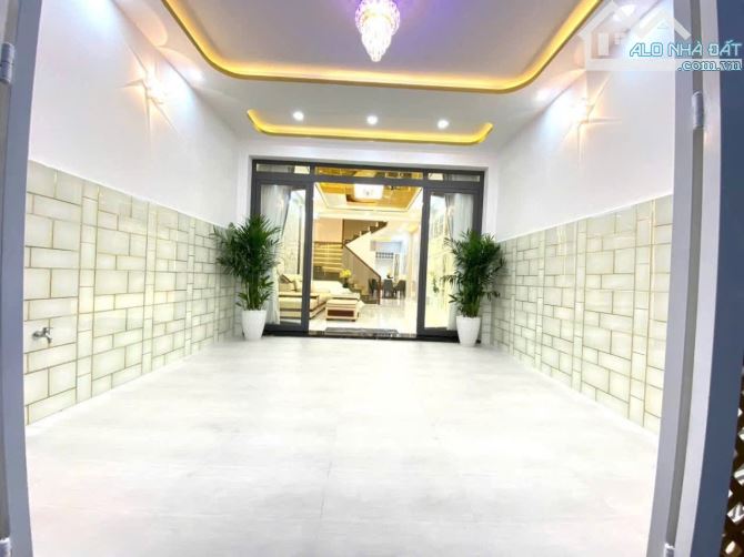 Bán Nhà SHR 3 LẦU Mới 100% Đẹp Lung Linh Hẻm 1113 Đường Huỳnh Tấn Phát, Quận 7.  Full Nội - 2