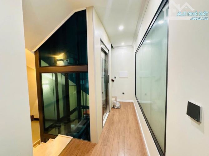 NHÀ ĐẸP KHU VỰC XUÂN ĐỈNH LÔ GÓC 2 THOÁNG VĨNH VIỄN MẶT TIỀN 10m DIỆN TÍCH 124m2/5Tầng - 2