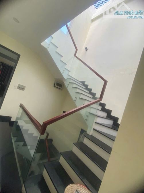 TRƯỜNG CHINH - GẦN NHÀ THỜ LẠC QUANG - 4x27m - 3 TẦNG - HẺM 4m THÔNG - 2