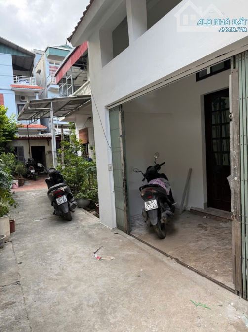 Bán căn nhà 30m 5 tầng, 10m ra đường ô tô tránh cách chợ Việt Hưng, phố Ngô Gia Tự 150m - 2