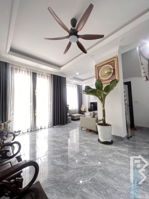 BÁN BIỆT THỰ SÂN VƯỜN VIỆT HƯNG LONG BIÊN, GẦN BIG C – DT 125M² – NHỈNH 18 TỶ - 2