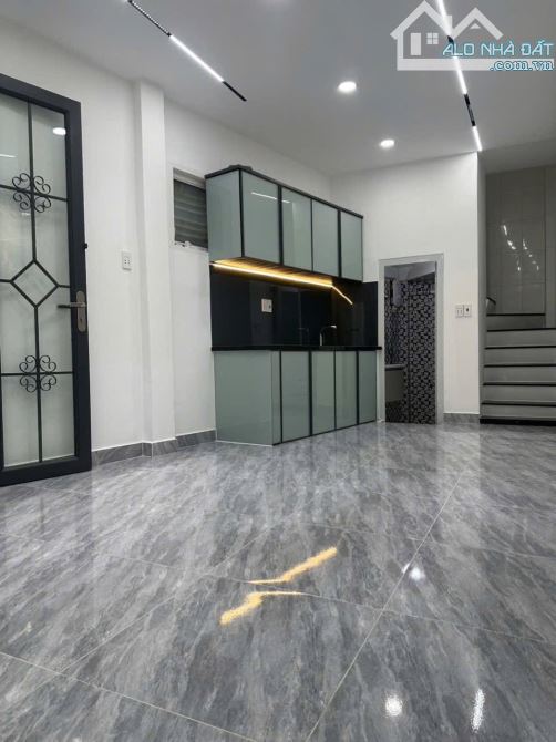 Bán nhà Nguyễn Duy giá 2.95tỷ shr, dt 3,3x7m 3tầng 2pn. - 2