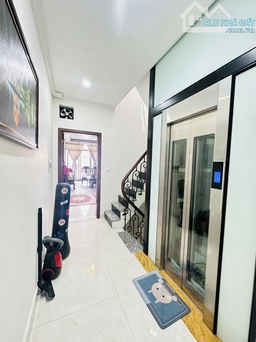 NHÀ ĐẸP MẶT PHỐ CHÙA BỘC - VỈA HÈ KINH DOANH THANG MÁY 65M2 GIÁ CHỈ 4X TỶ - 2
