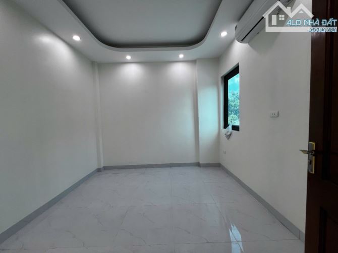 💰 GIÁ NHỈNH 5 TỶ – CÓ NHÀ RIÊNG PHỐ XỐM 33m² x 5 TẦNG – Ô TÔ TRÁNH 🏡 - 2