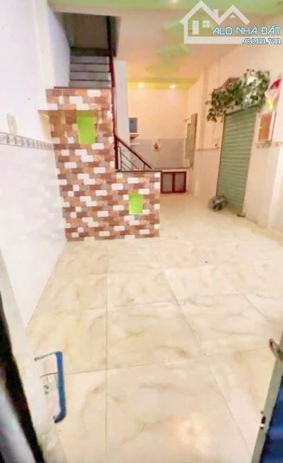 Nhà 2 tầng - ngang 3.5 dài 9 - Hẻm 2.5m - Tôn Đản Q4 - 2