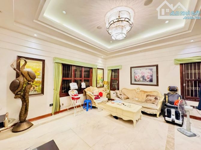 LÔ GÓC – NGÕ Ô TÔ TRÁNH – HOÀNG QUỐC VIỆT – TRẦN CUNG - 135M² – CỰC HIẾM! - 2