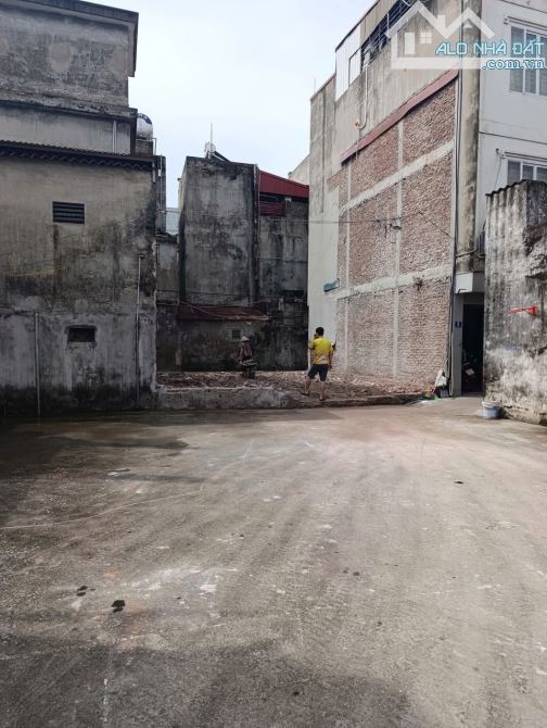 Que Hàn, Nhị Khê, Thường Tín. DT: 75m, MT: 7.3m giá 5.3 tỷ, 100m ra QL1A, mặt tiền 7.3m - 2