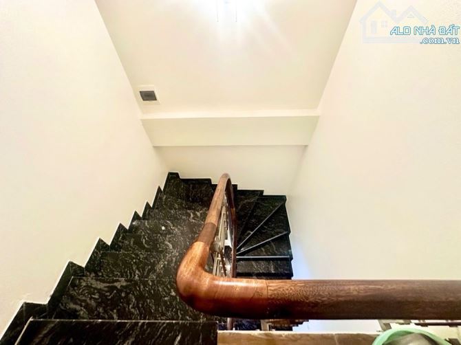 BÁN NHÀ CỔ LINH - 42.6M2 - LÔ GÓC - Ô TÔ CÁCH 12M - GẦN AEON MALL - NHỈNH 6.3 TỶ - 2