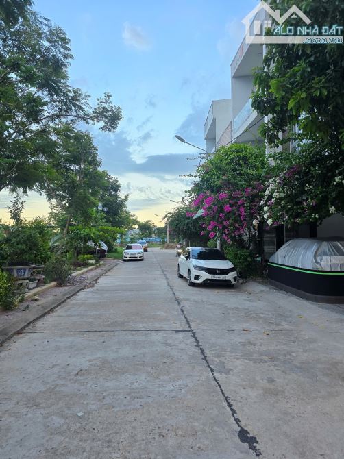 Bá nhà mặt tiền đường Nguyễn Quảng, view sông Hà Thanh 1, Quy Nhơn - 2