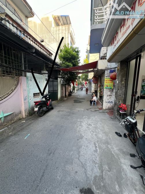 Giá hot , bán nhà 2 tầng tại mặt ngõ 261 Trần Nguyên Hãn - 2